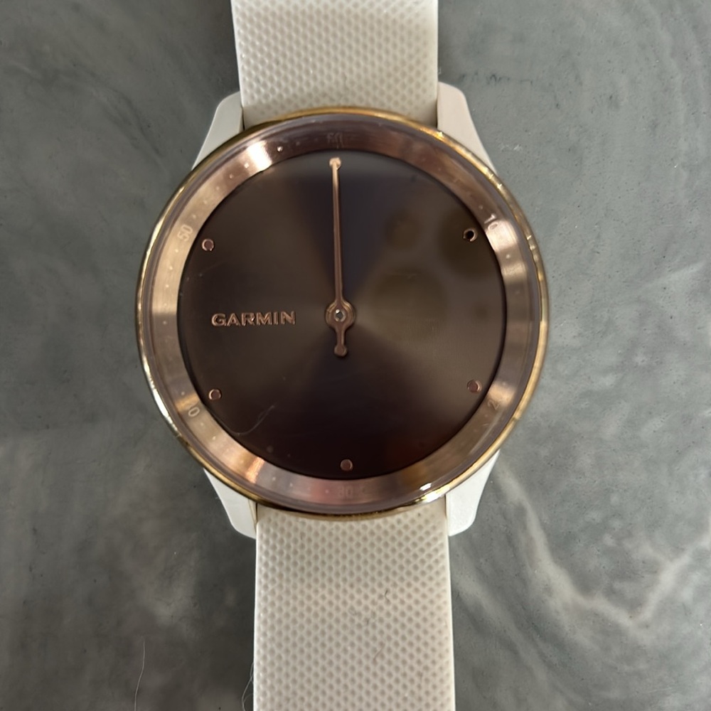 Garmin•Vivomove Trend